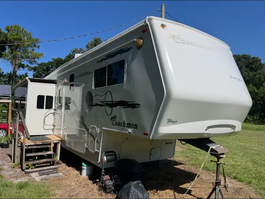 Clean Coachmen RV exterior after Van-Van detailing